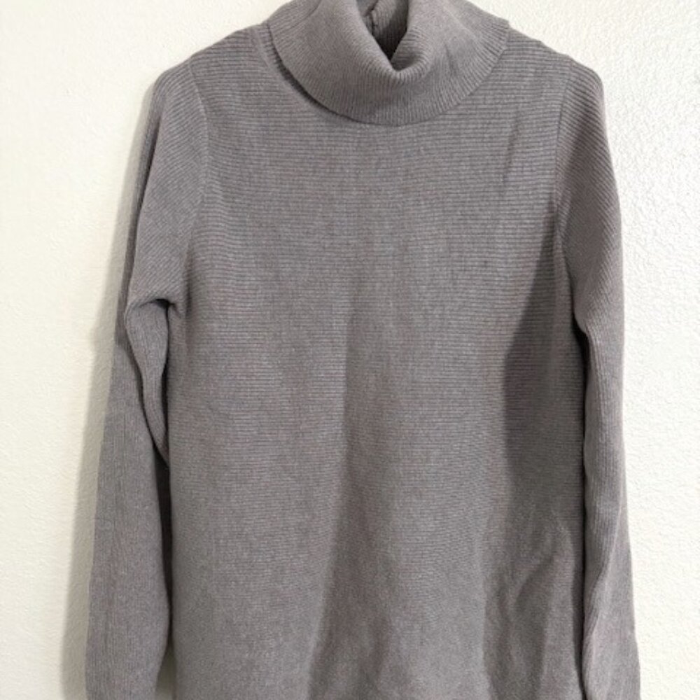 Pink Clover Women's turtleneck sweater size L